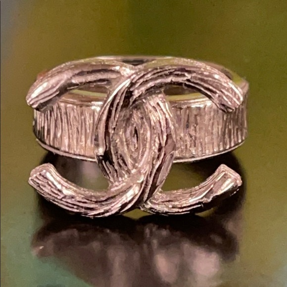 WOW POSHMARK - AUTHENTIC CHANEL PARIS SUPERMODEL RING - Picture 15 of 16